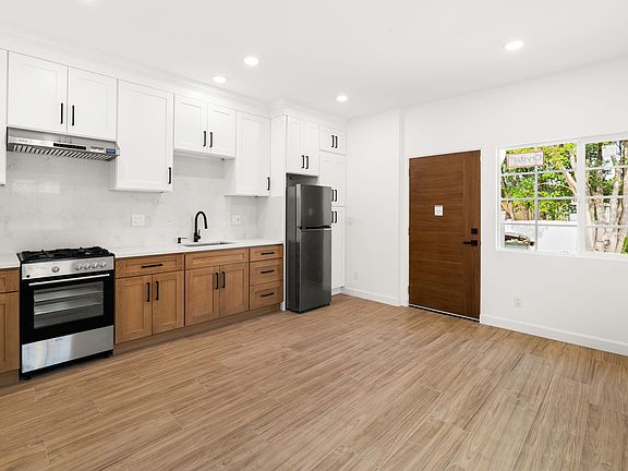 4th image of 424 Locust St #B