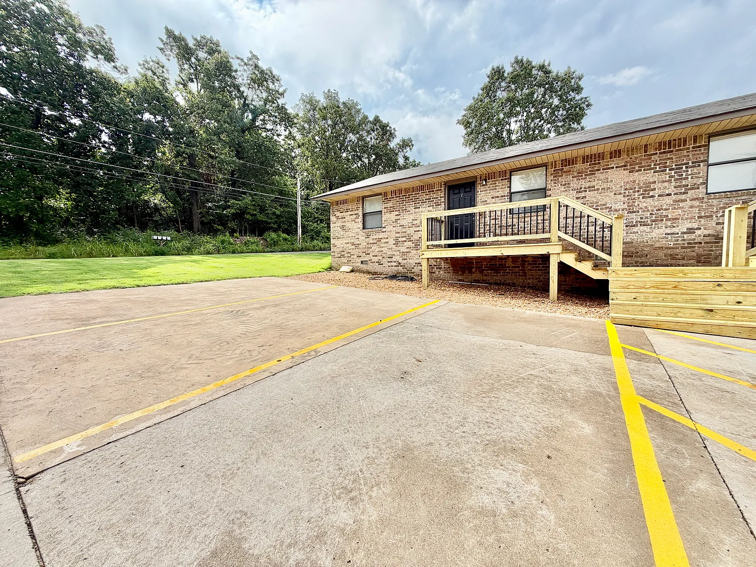 2 bed, $900 — Photo 2