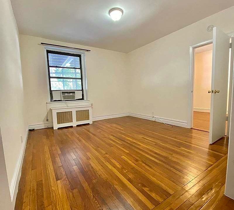 1st image of 22 W 77th St #1C
