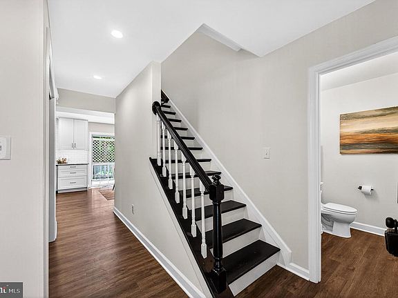 3rd image of 1323 Mason Mill Ct