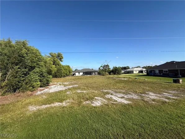 4605 NW 37th Ave, Cape Coral, FL 33993