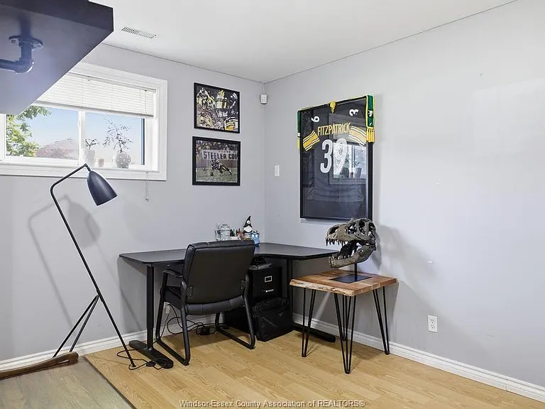 1646 Langlois Ave — Photo 31