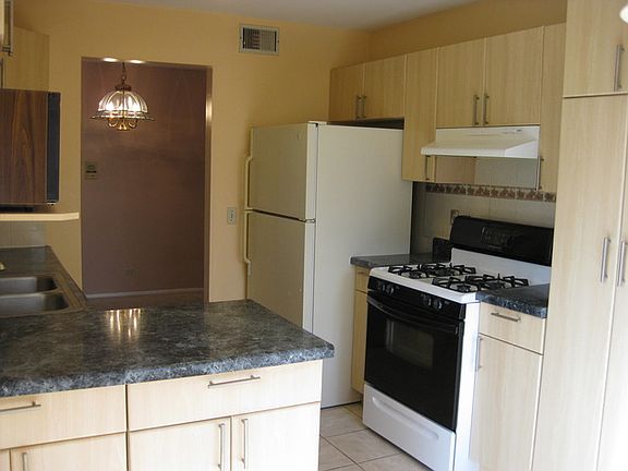 4th image of 1155 Silverwood Ct APT D2