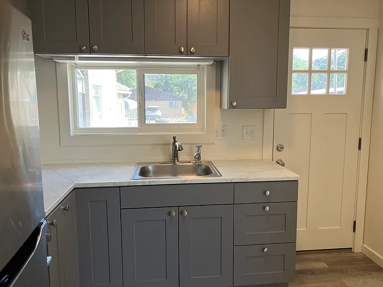 1156 E Westminster Ave #B — Photo 7