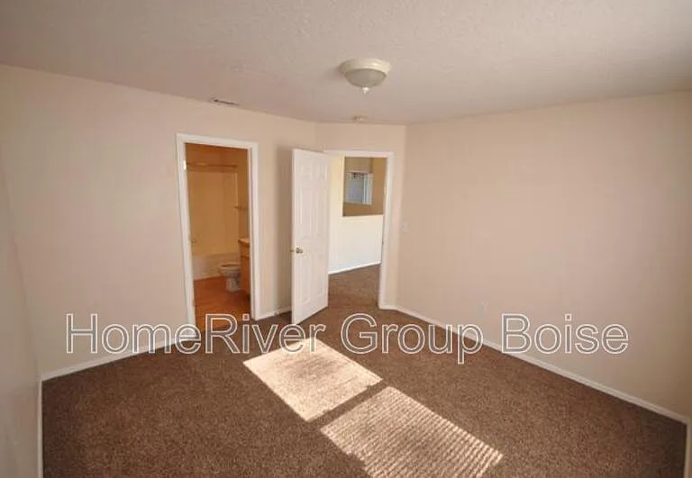 16692 Zaragosa Way — Photo 4