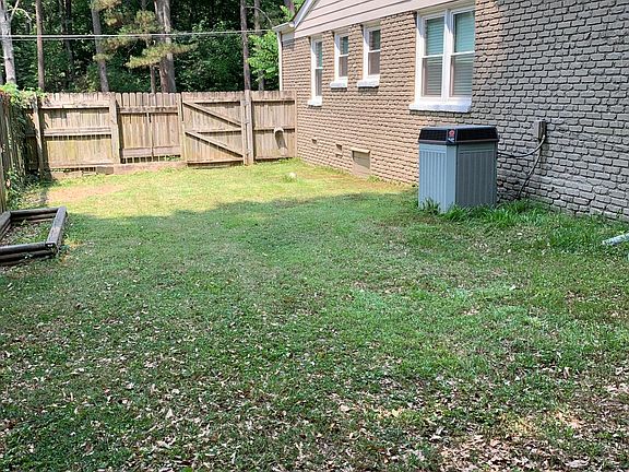 3rd image of 3419 Allen Dr