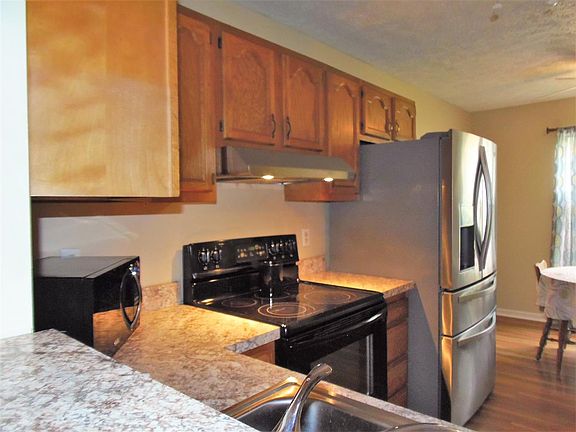 3rd image of 14783 Porterfield Dr