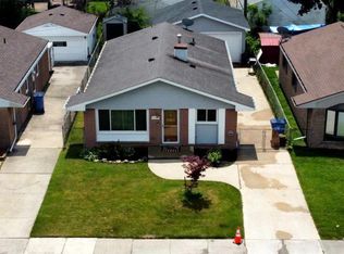 13421 Leslie, Gibraltar, MI 48173