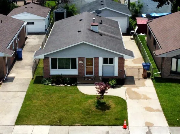 13421 Leslie, Gibraltar, MI 48173