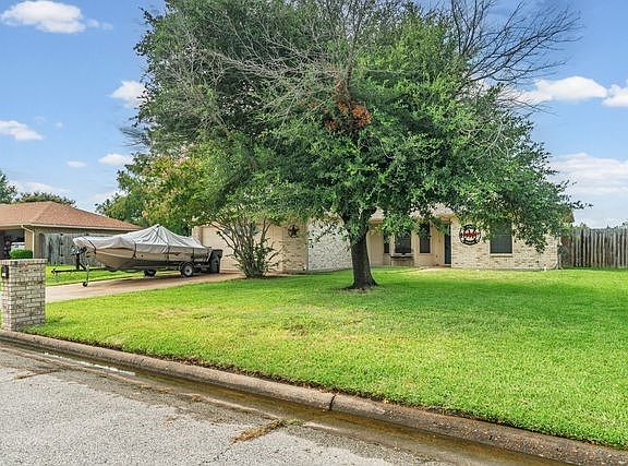 3rd image of 3712 Peperport Dr