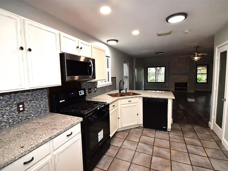21022 Creek Edge Ct — Photo 8