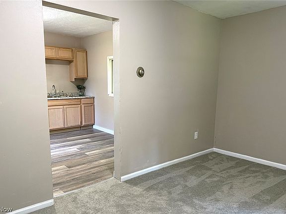 5th image of 318 Joseph Ave