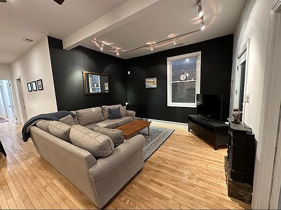 3rd image of 1906 W Belmont Ave Floor 2