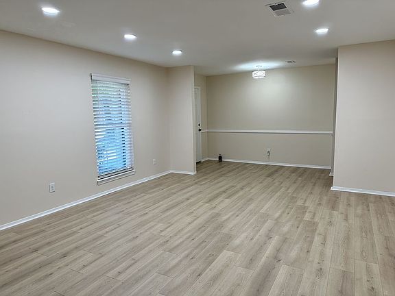 5th image of 4321 Burtonwood Dr