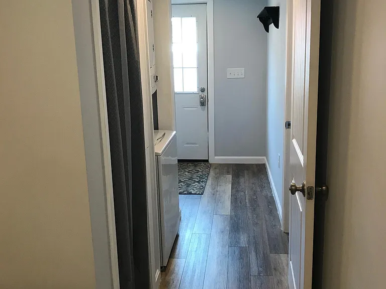 88 Carll Ave — Photo 9