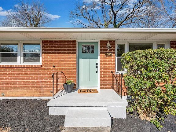 3rd image of 1089 Glenn Ridge Rd NW