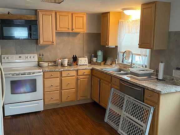 2nd image of 4 Mountainview St #4B