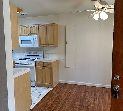 5th image of 1552 Diamond St