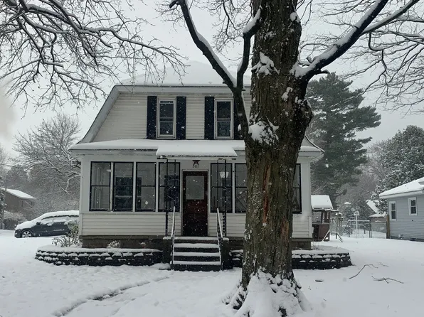 301 S Crowley St, Scottville, MI 49454