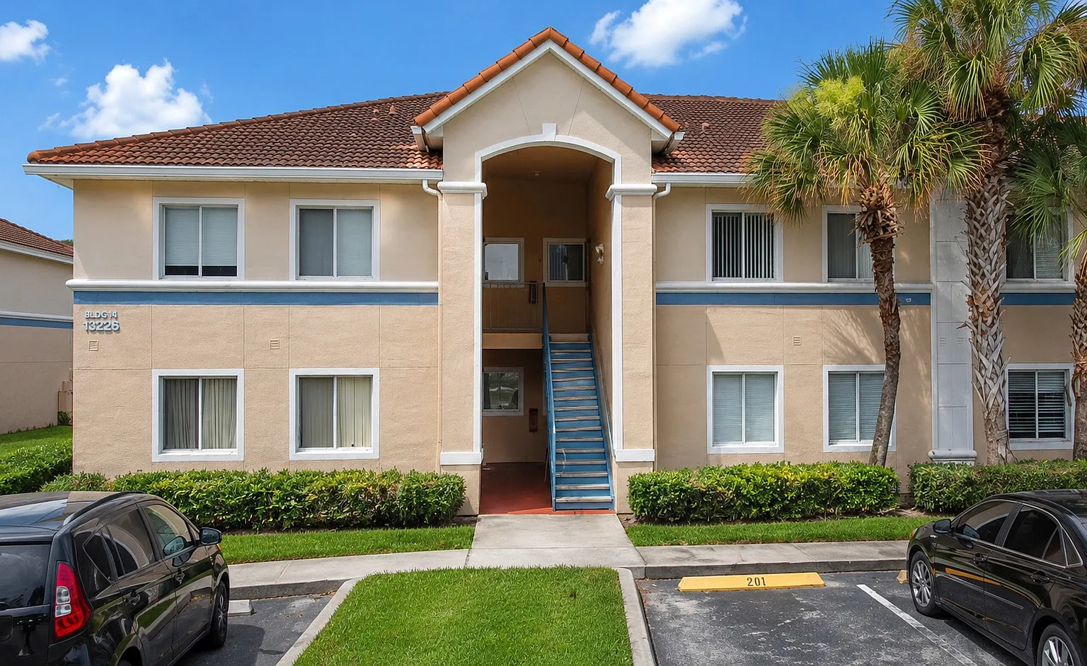 3 bed, 1200 sqft, $1,950 — Photo 2