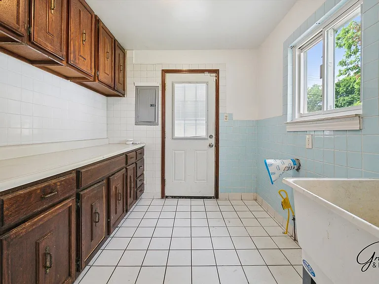22843 Lambrecht Ave — Photo 14