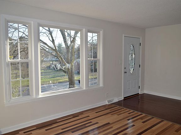 2nd image of 1567 Cherry Tree Dr