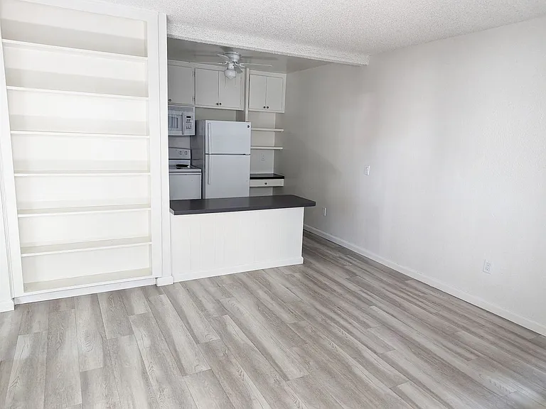 Vista Capri Apartments in Kearny Mesa — Photo 23