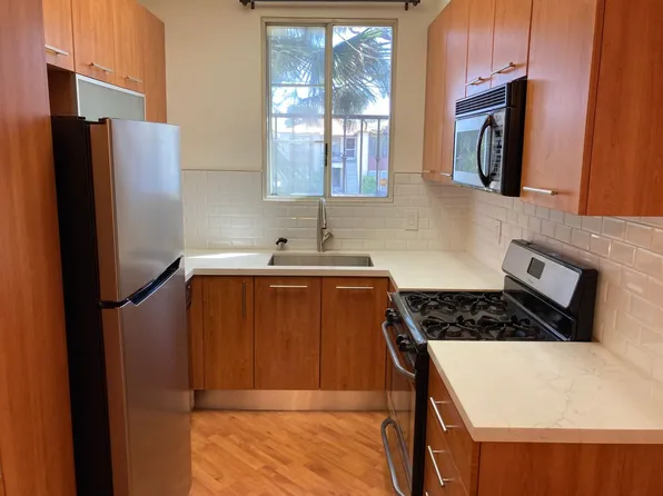 7037 La Tijera Blvd, Los Angeles, CA