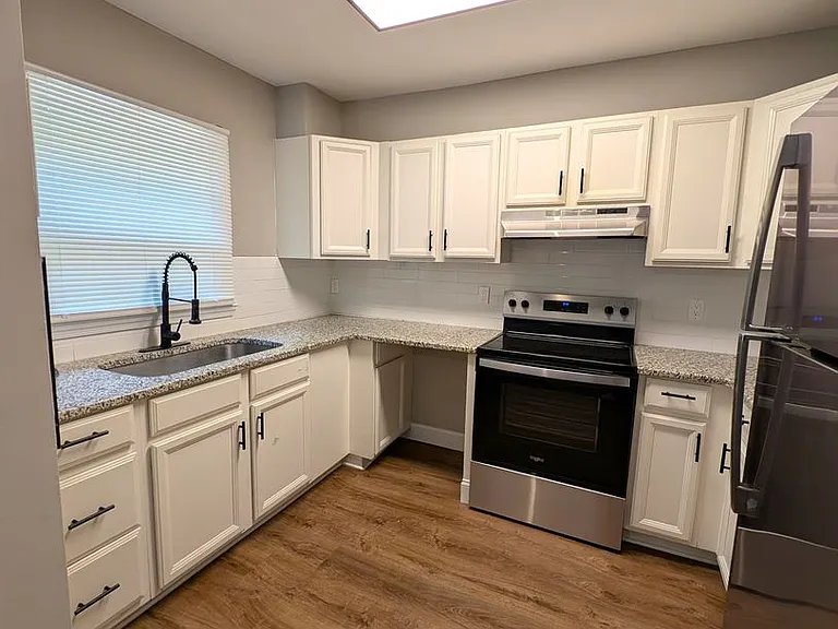 311 Skyland Ave #5 — Photo 3
