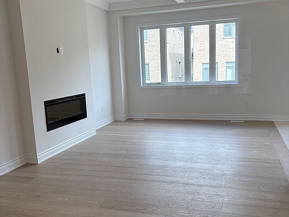 3rd image of 15 Keyworth Cres