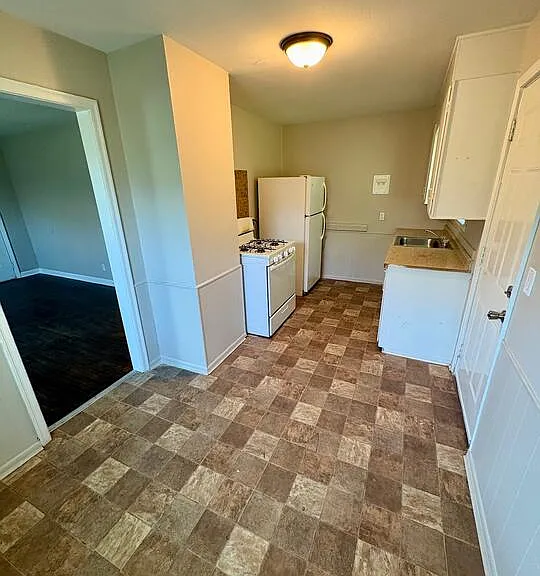 2449-2451 S Ellis St #2449 — Photo 4
