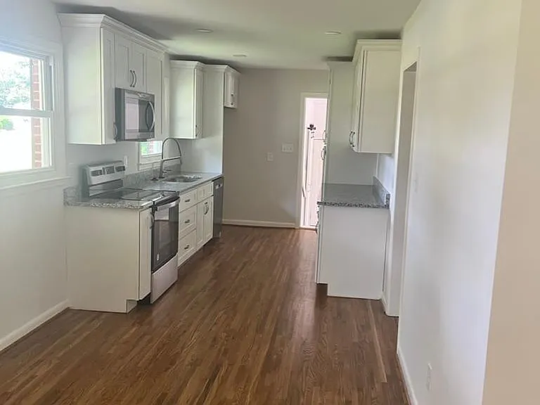 1515 Greenview Dr — Photo 9