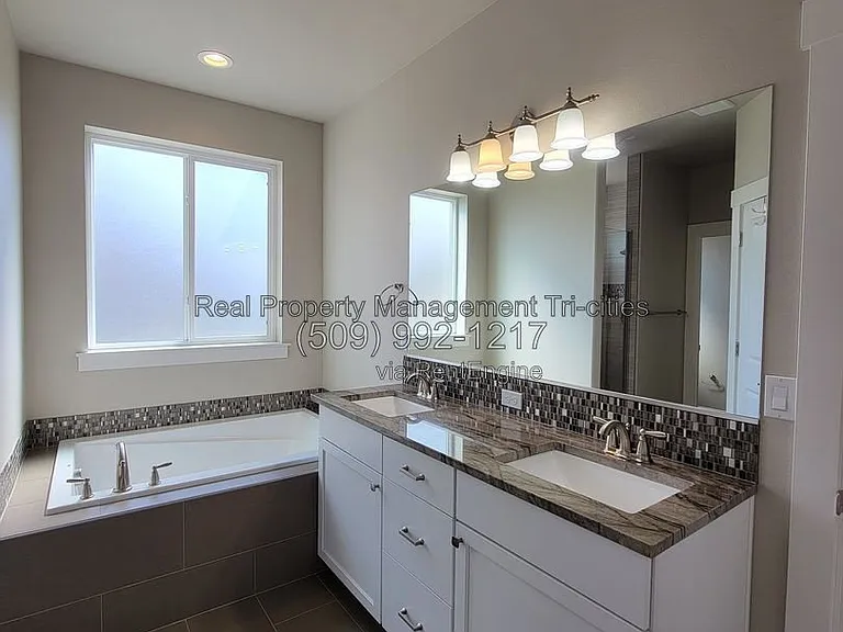 1108 S Kansas Pl — Photo 15