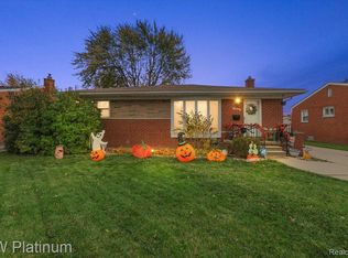 17964 Masonic Blvd, Fraser, MI 48026