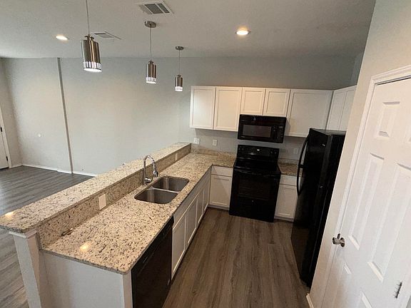 3rd image of 6918 Crestway Dr #4