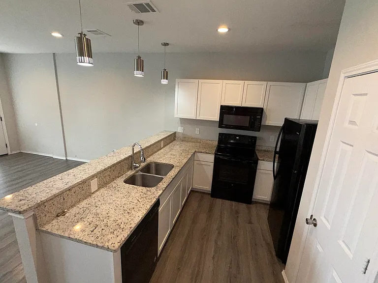 6918 Crestway Dr #4 — Photo 3
