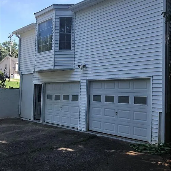 4197 Sterling Pointe Dr — Photo 3