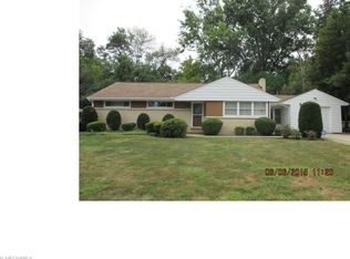 978 Newport Rd, Akron, OH 44303