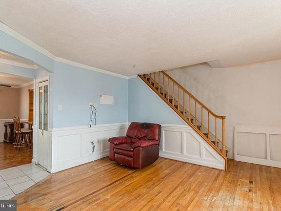 3rd image of 10817 Kelvin Ave