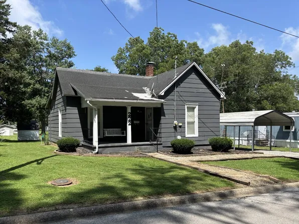 222 N 4th St, Grayville, IL 62844