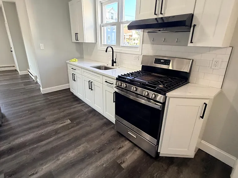 612 Johnstone St #310 — Photo 7