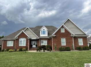 120 Pershing Way, Paducah, KY 42001