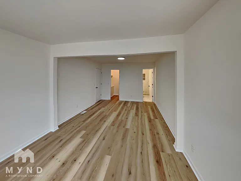 302 Clancy St — Photo 11