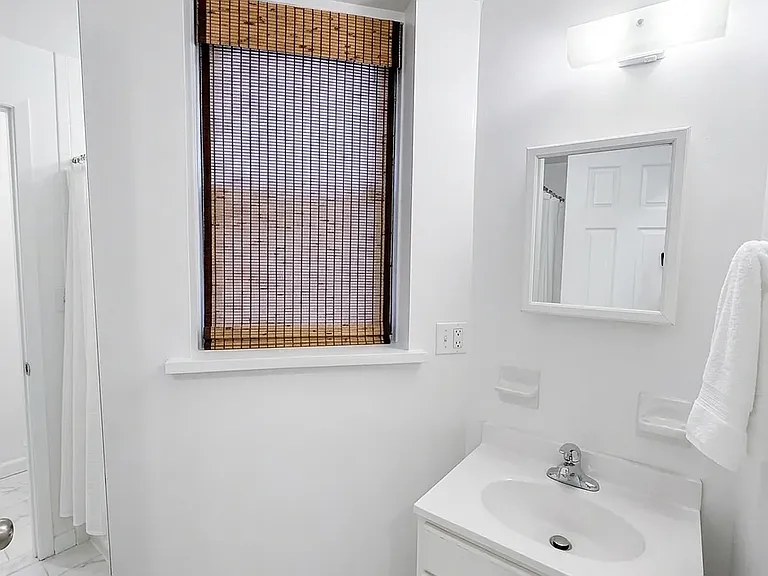 420 E 83rd St #5E — Photo 6