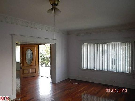 4th image of 976 Westchester Pl