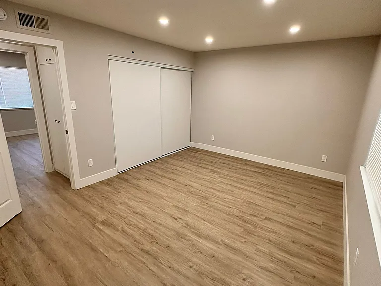 1218 W El Camino Ave — Photo 18