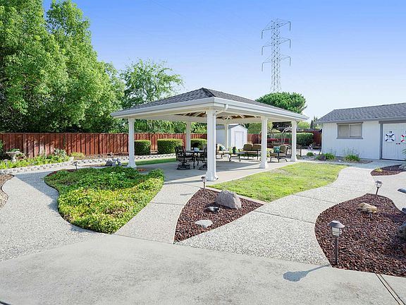 5th image of 119 Shahan Ct