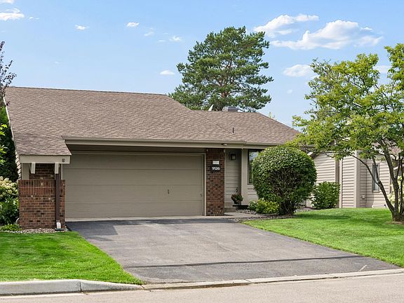 3rd image of 9526 Woodbridge Rd