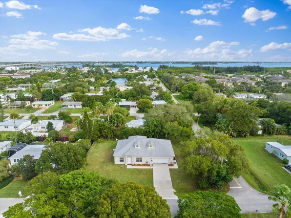 1410 4th Court, Vero Beach, FL 32960