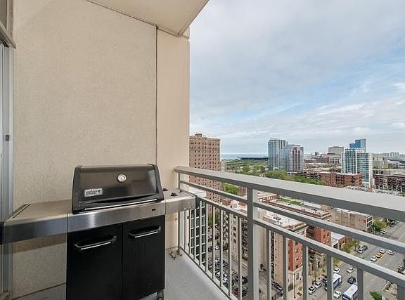 5th image of 1400 S Michigan Ave APT 1501